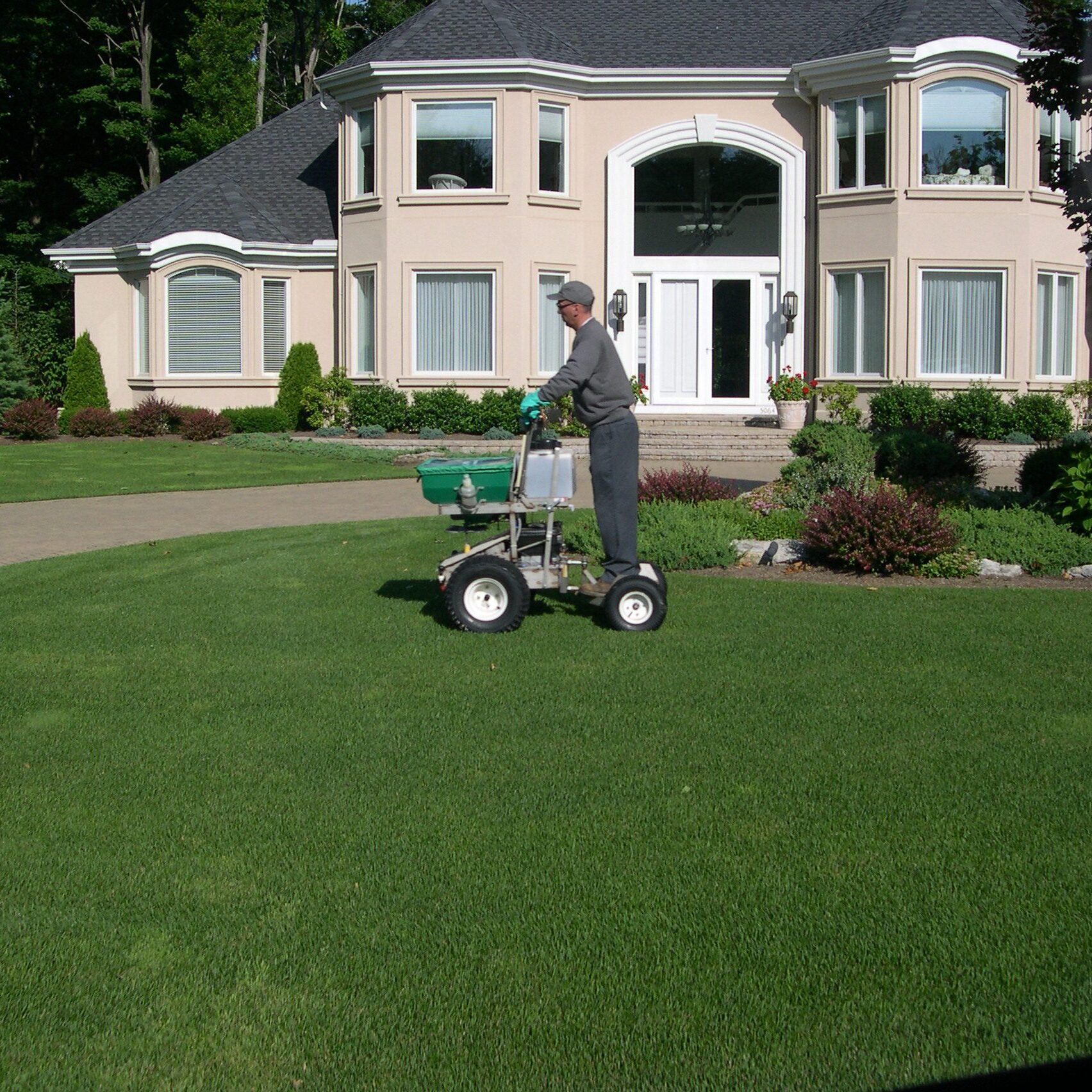 Cheektowaga-ny-lawn-care