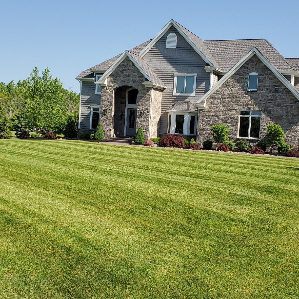 Pendleton, NY Lawn Mowing