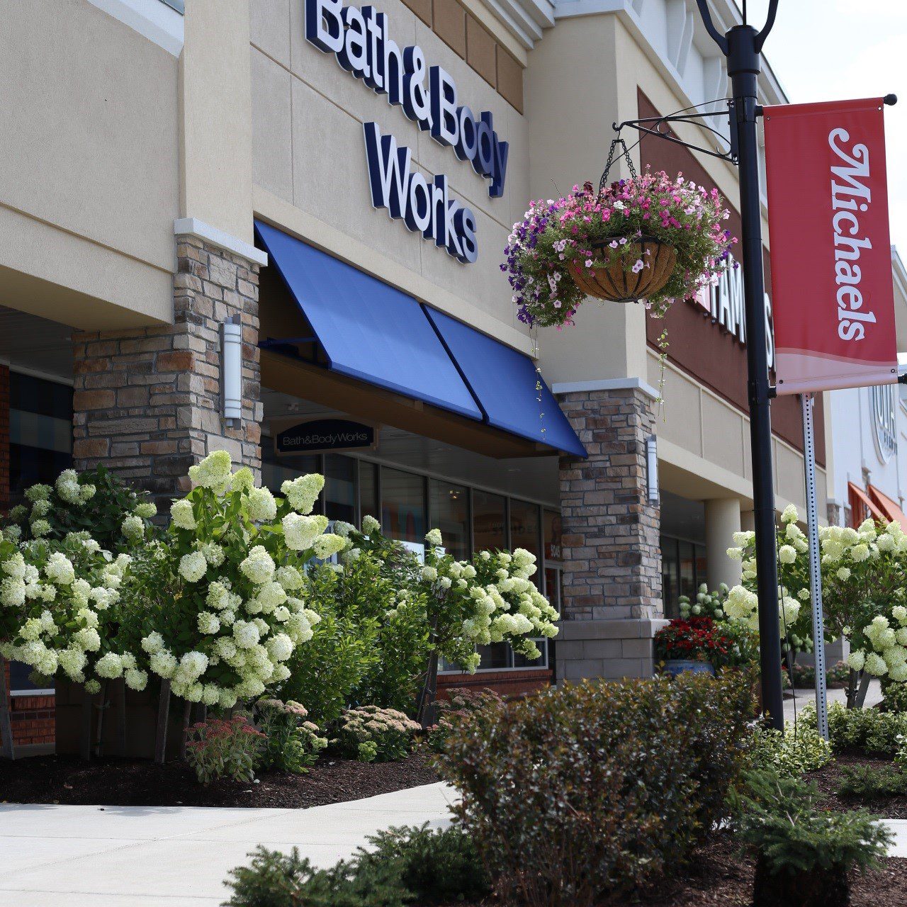 Niagara Falls, NY Commercial Landscape Maintenance